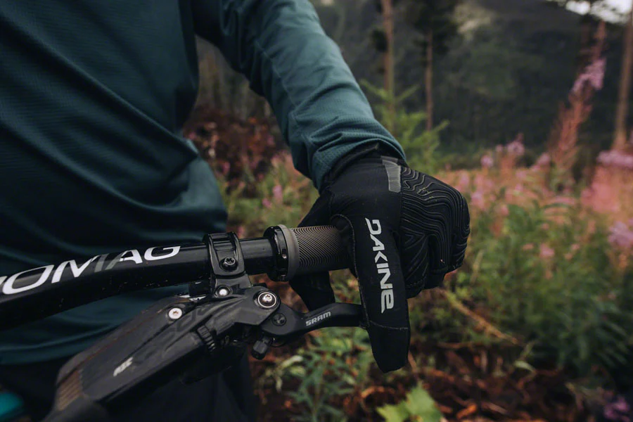 Dakine Cross-X 2.0 Gloves - Black Full Finger Medium - Image 4